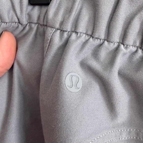 Lululemon Light Utilitech Cargo Pocket High-Rise Pant - Rhino Grey - Picture 4 of 7
